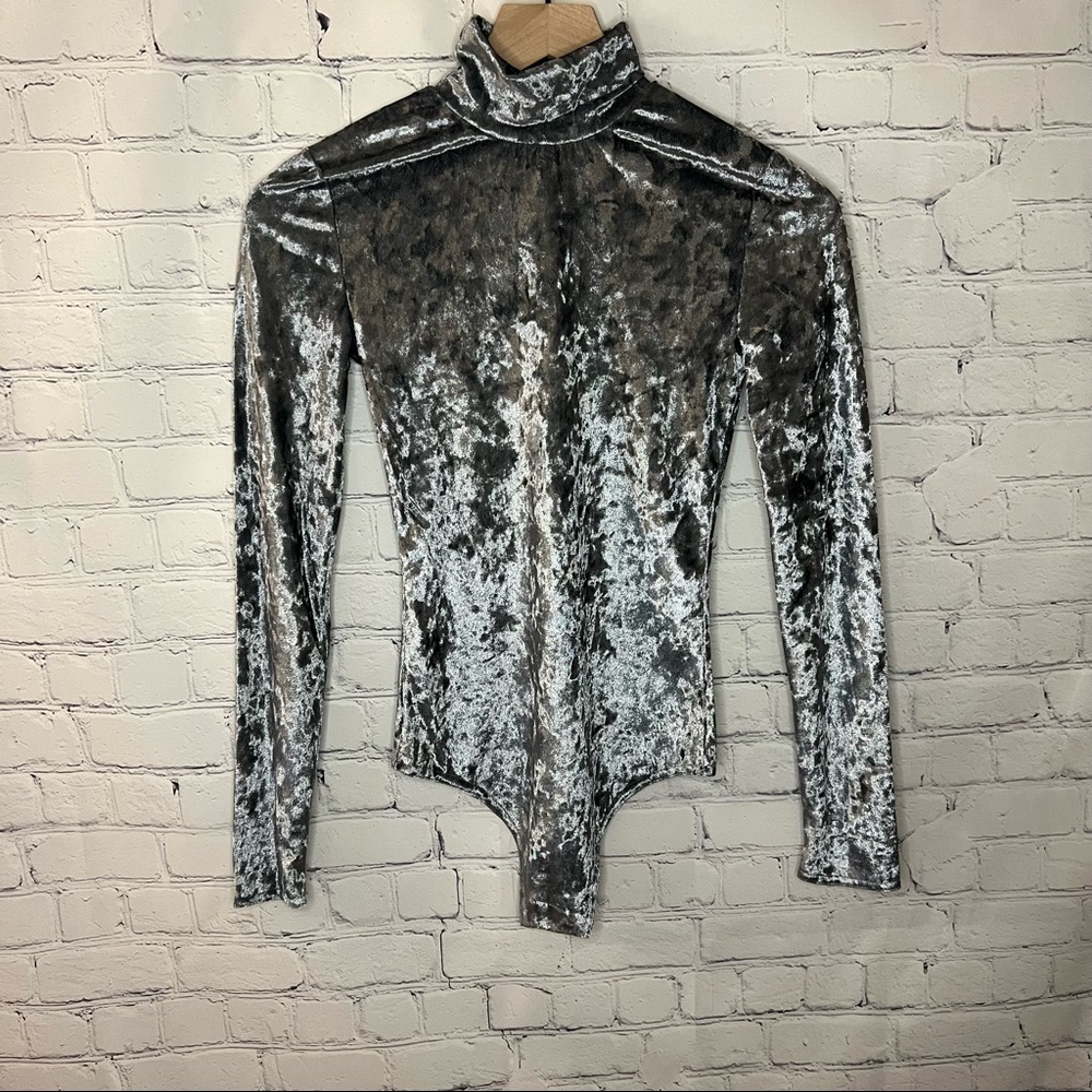 Revolve Central Park West OceanDrive Velvet Bodysuit Silver Size Extra Small NWT - Picture 5 of 12
